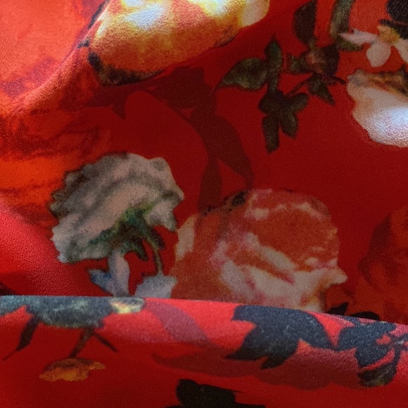 3/$8 Bundle Red floral blouse - Picture 6 of 6